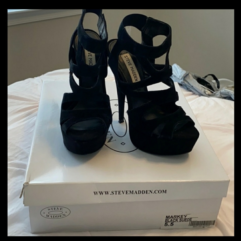 Steve Madden 5.5 Suede Heels